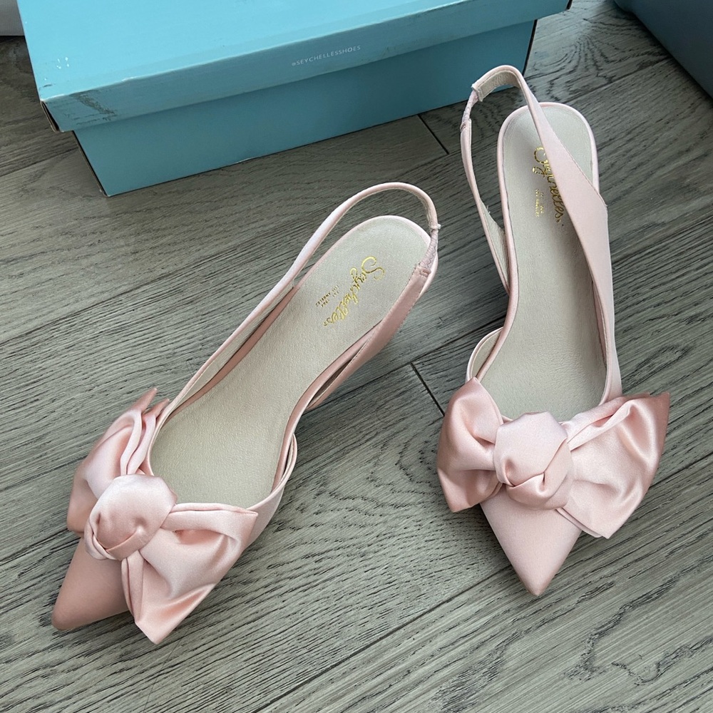NEW IN BOX Anthropologie Seychelles satin bridal shoes size 8